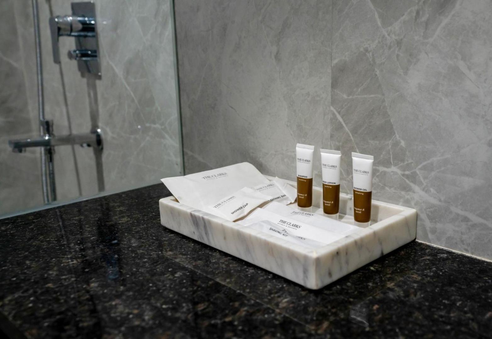 Clarks Inn Suites Agra Near Tajmahal מראה חיצוני תמונה