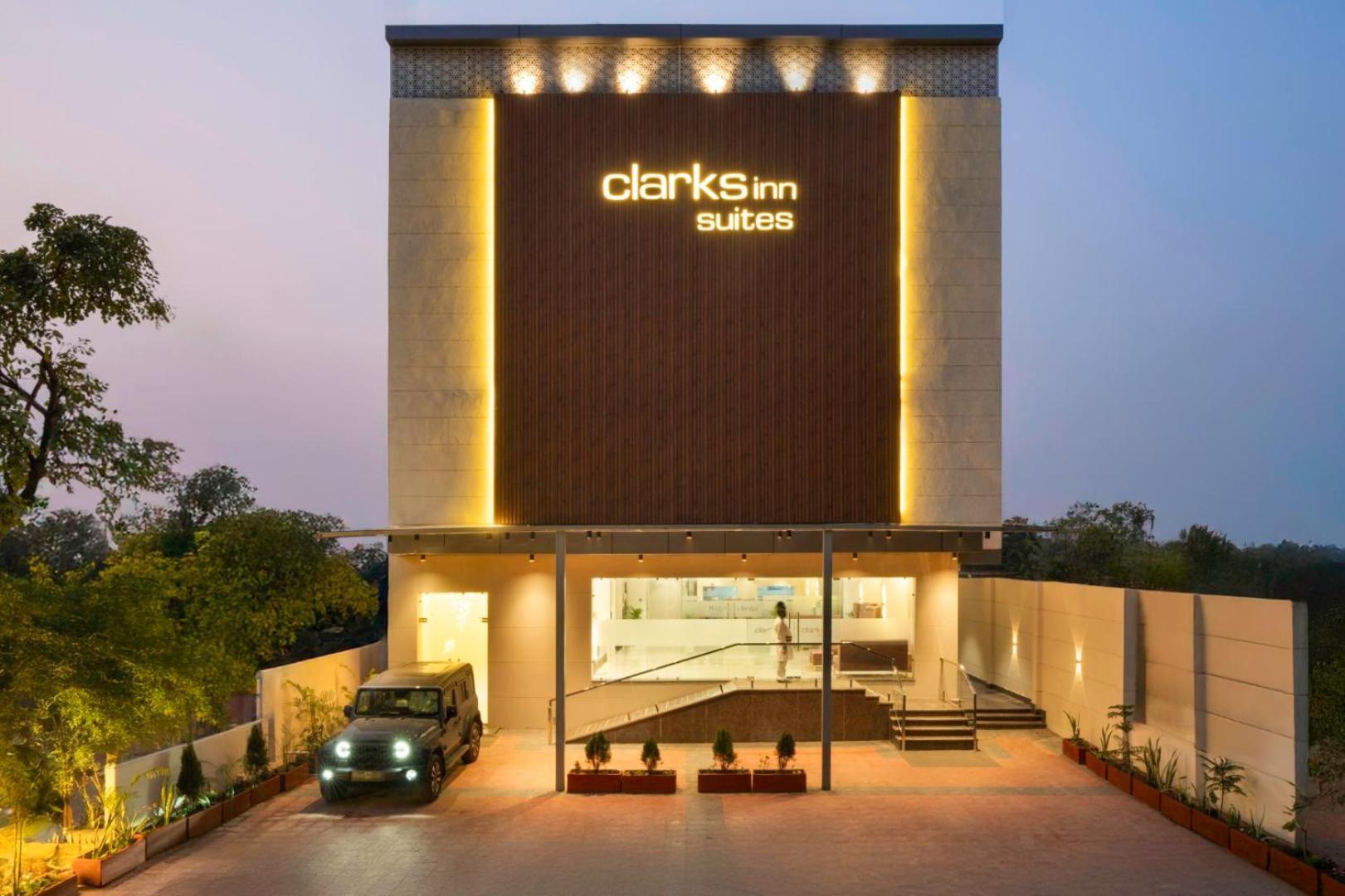 Clarks Inn Suites Agra Near Tajmahal מראה חיצוני תמונה