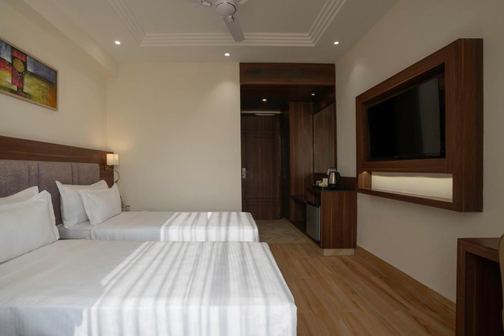 Clarks Inn Suites Agra Near Tajmahal מראה חיצוני תמונה
