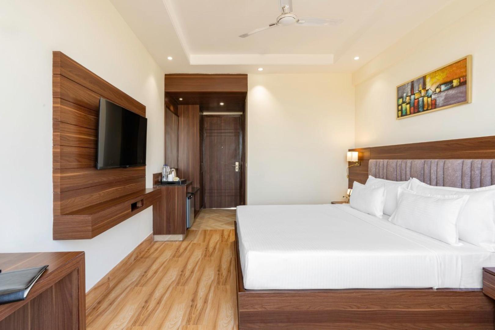Clarks Inn Suites Agra Near Tajmahal מראה חיצוני תמונה